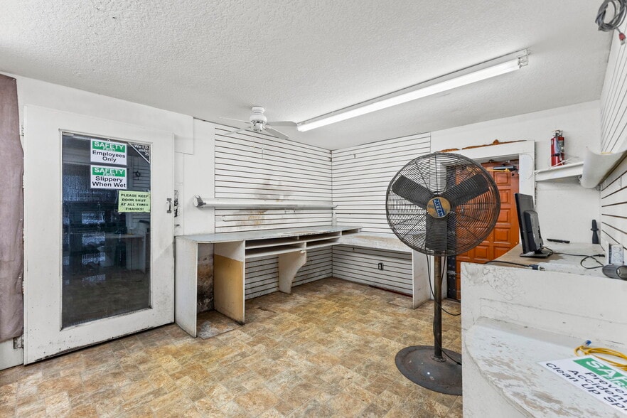 More Photos Of 5034 N Nebraska Ave, Tampa Freestanding For Sale