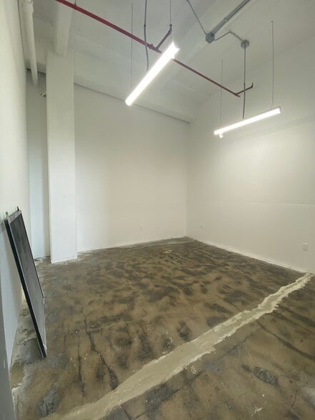 More Photos Of 901 E 31st St, Los Angeles Manufacturing For Lease