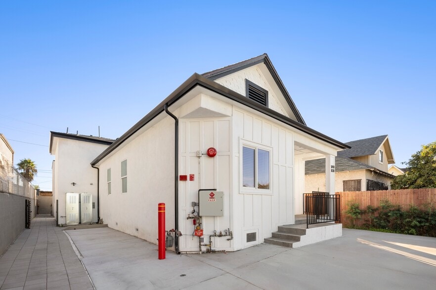 More Photos Of 1038 E 53rd St, Los Angeles Apartments For Sale
