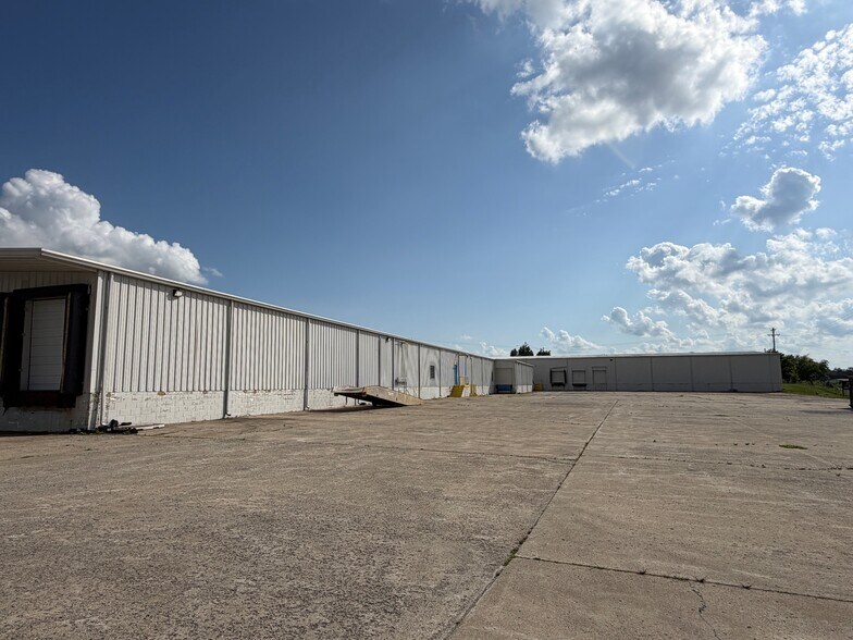 More Photos Of 198 Trojan St, Mount Sterling Industrial For Lease