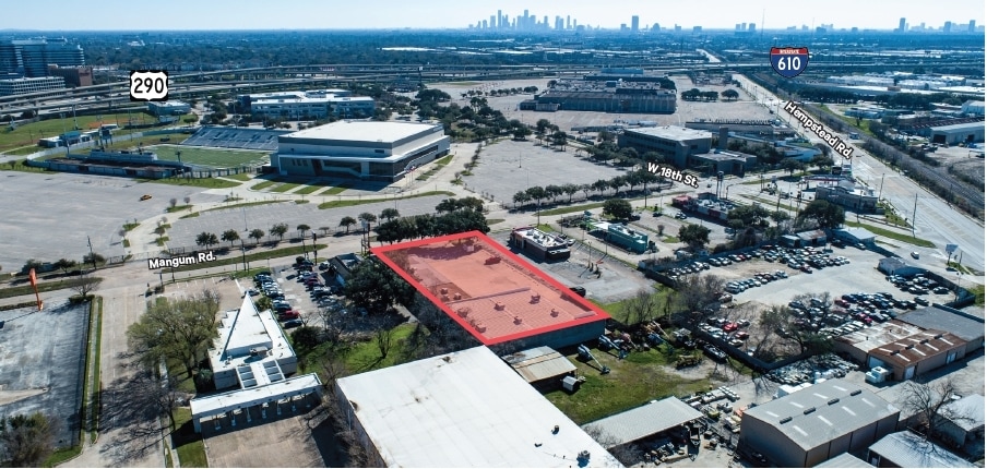 More Photos Of 1907 Mangum Rd, Houston Showroom For Lease