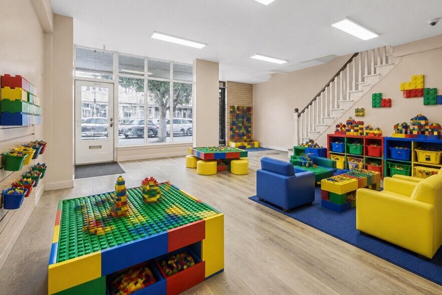 More Photos Of 5 Northern Blvd, Great Neck Apartments For Lease