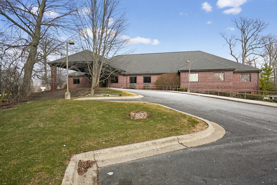 More Photos Of 1625 Ramblewood Dr, East Lansing Medical For Sale