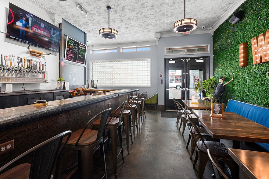 More Photos Of 4727 University Ave, San Diego Restaurant For Sale