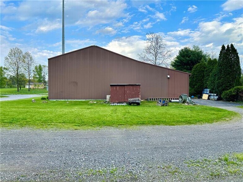 More Photos Of 20 Henderson Ln, West Middlesex Industrial For Sale