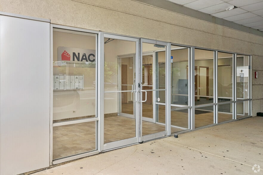 More Photos Of 4425 W 63rd St, Chicago Office For Lease