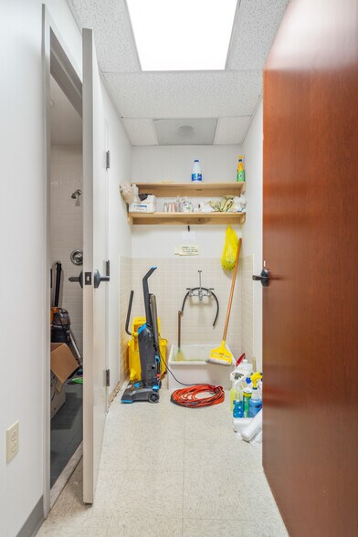 More Photos Of 3139 Voyager Dr, Green Bay Bank For Sale