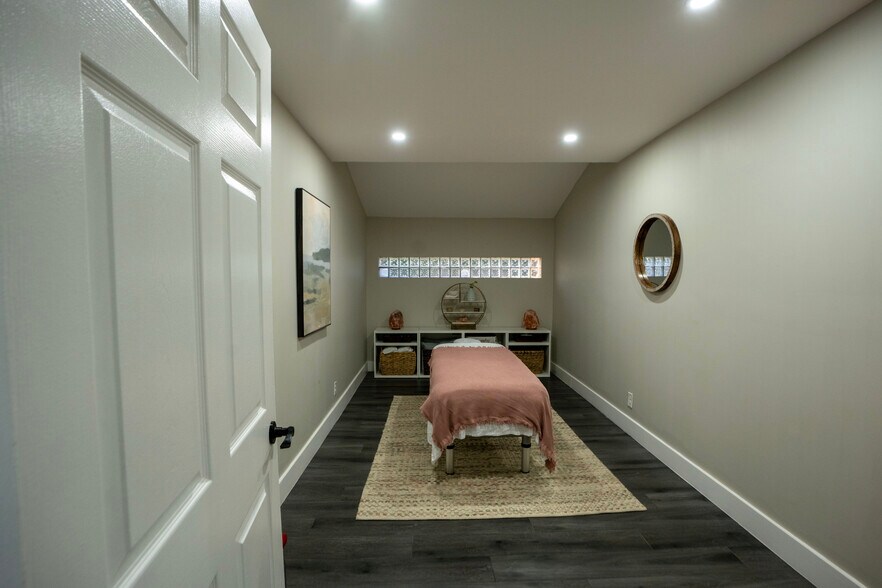 More Photos Of 986 NE 126th St, Miami Office Residential For Sale