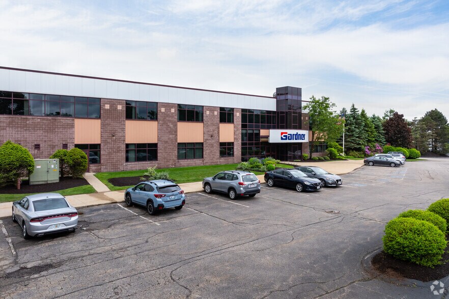 More Photos Of 125 Constitution Blvd, Franklin Warehouse For Lease