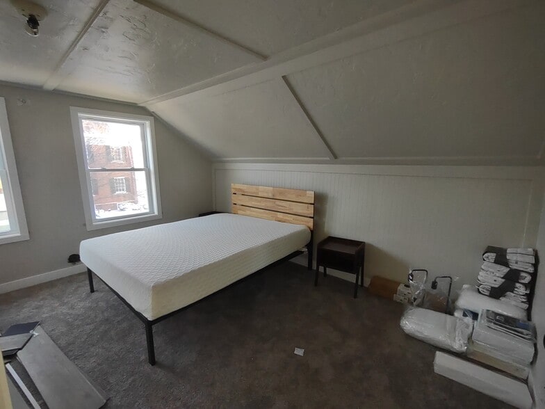 More Photos Of 610 Oregon St, Oshkosh Office Residential For Sale