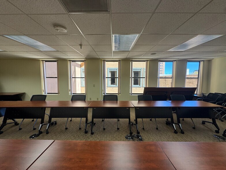 More Photos Of 1107 9th St, Sacramento Office For Lease