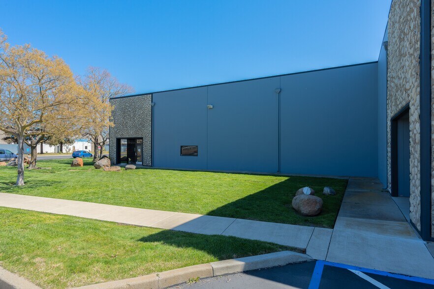 More Photos Of 3959-3971 Commerce Dr, West Sacramento Warehouse For Sale