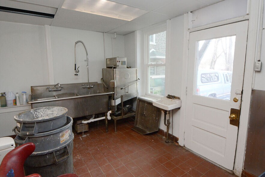 More Photos Of 101 S Main St, Richlandtown Restaurant For Sale