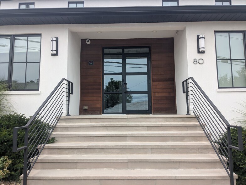 More Photos Of 80 Glen Head Rd, Glen Head Office For Lease