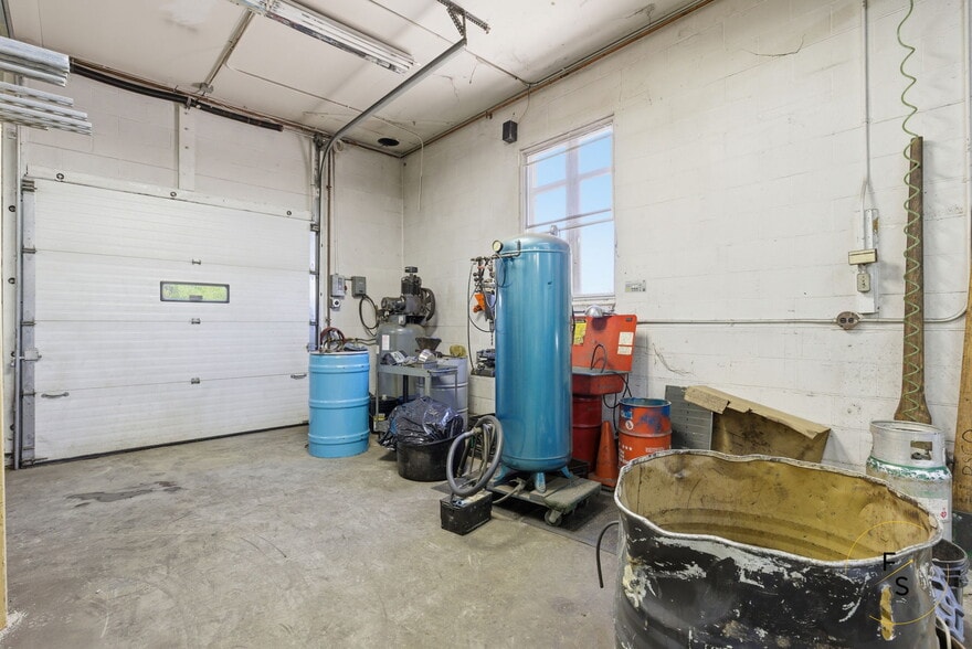 More Photos Of 64 Cody St, West Hartford Warehouse For Sale