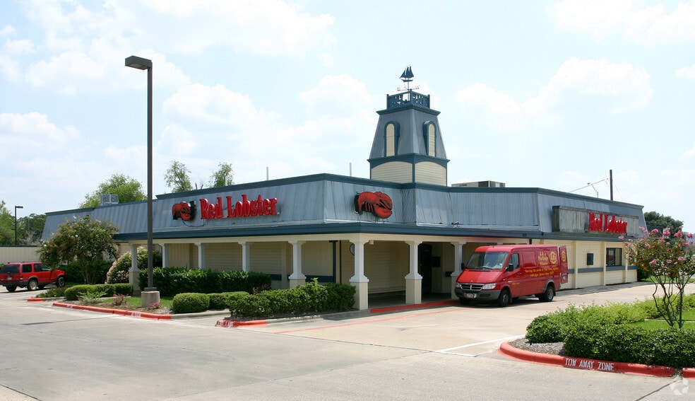 More Photos Of 272-276 US Highway 202/31, Flemington Unknown For Lease