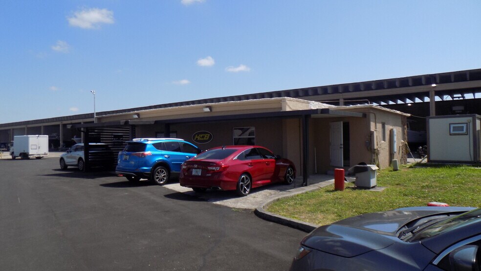 More Photos Of 2051 Griffin Rd, Fort Lauderdale Marina For Sale
