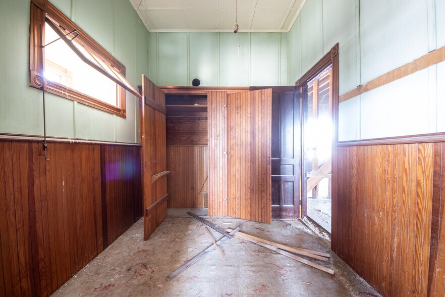 More Photos Of 100 County Highway 29A, Springfield Center Theater Concert Hall For Sale