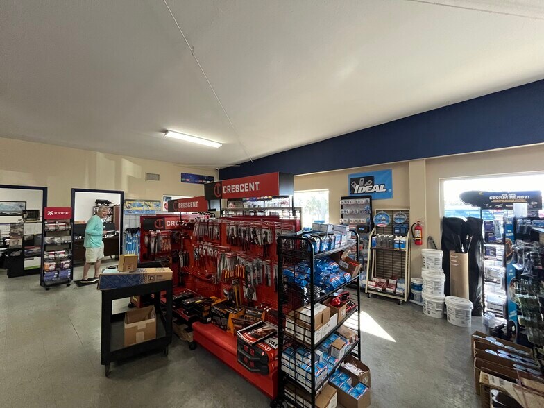 More Photos Of 16645 US Highway 19, Hudson Showroom For Sale