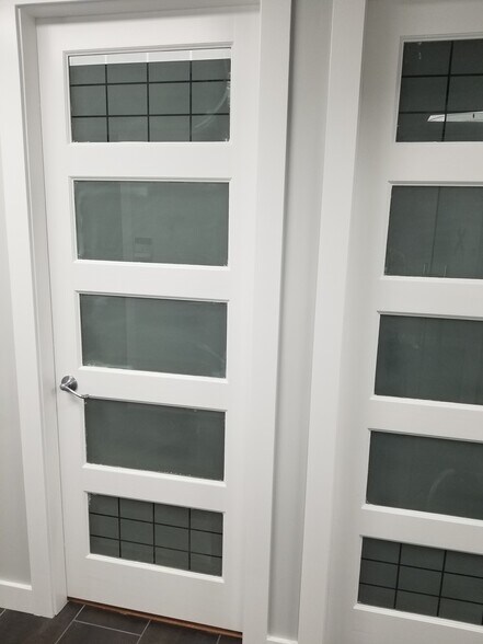 More Photos Of 12639 80 Ave, Surrey Showroom For Sale
