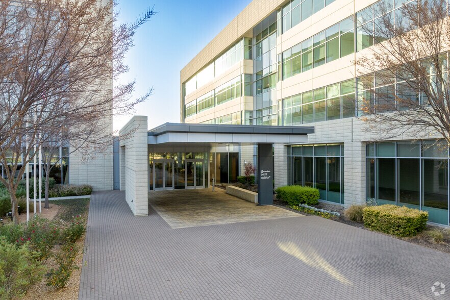 More Photos Of 6105 Tennyson Pky, Plano Unknown For Lease