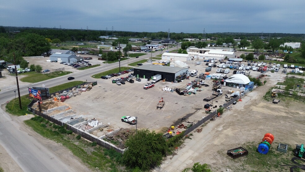 More Photos Of 5145 NW Beaver Dr, Johnston Warehouse For Lease