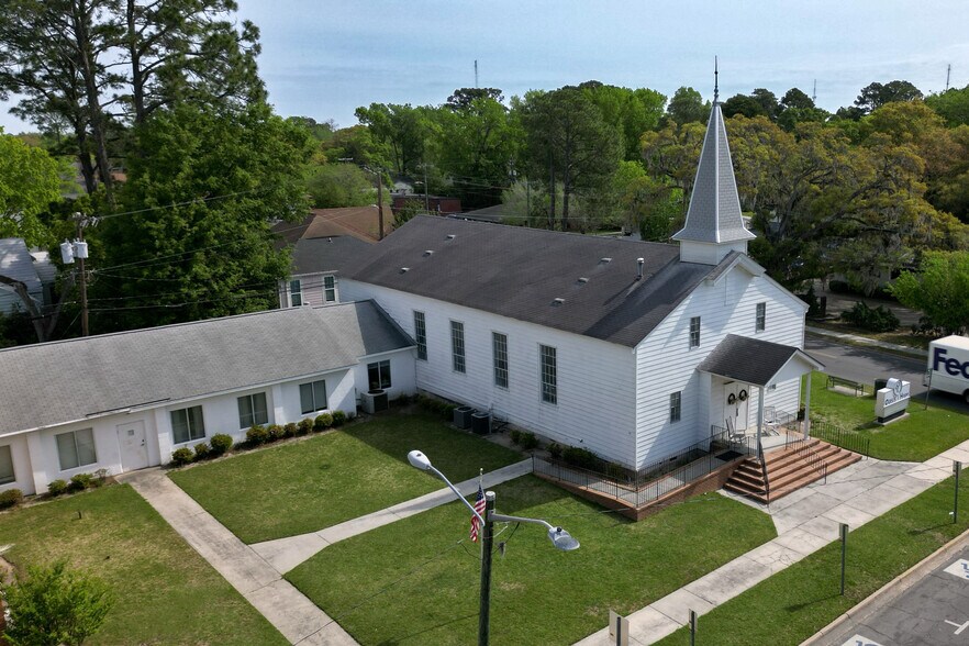 More Photos Of 728 E 55th St, Savannah Religious Facility For Sale