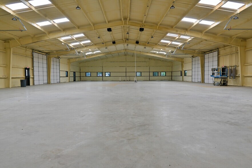 More Photos Of 11653 FM917, Alvarado Warehouse For Lease