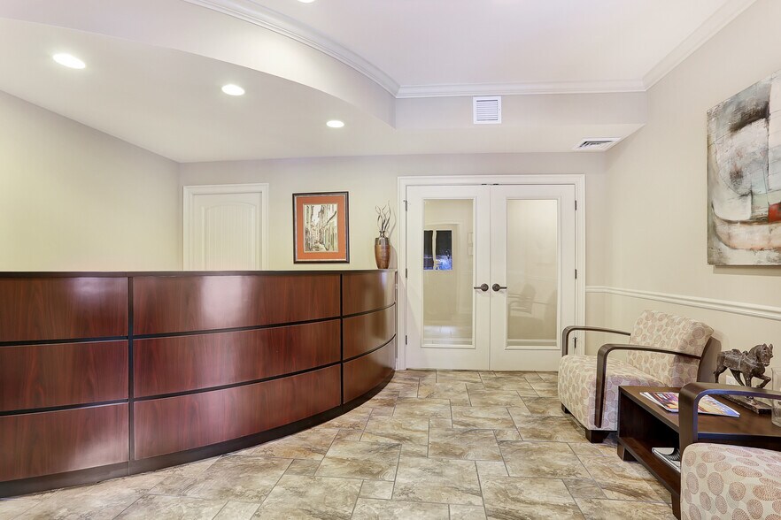 More Photos Of 68 Pointe Cir, Greenville Office For Lease