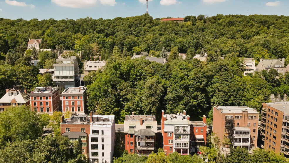 More Photos Of 1290 Av Des Pins O, Montréal Apartments For Sale