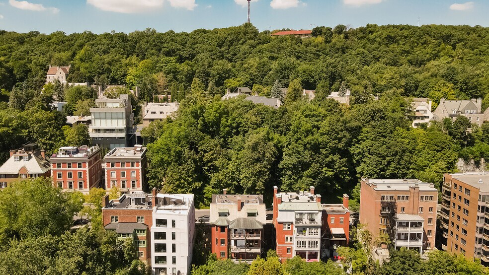 More Photos Of 1290 Av Des Pins O, Montréal Apartments For Sale