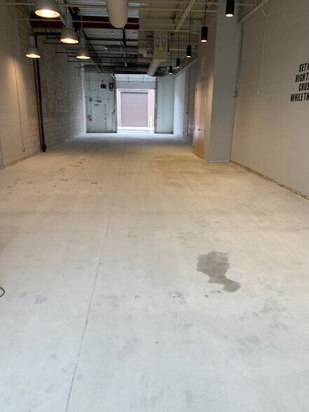 More Photos Of 2721 Markham Rd, Toronto Showroom For Lease