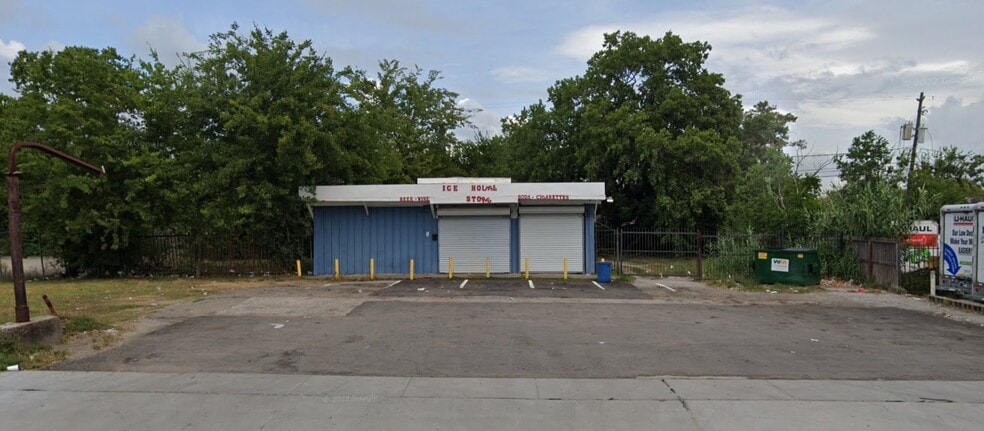 More Photos Of 5627 Van Fleet St, Houston General Retail For Sale