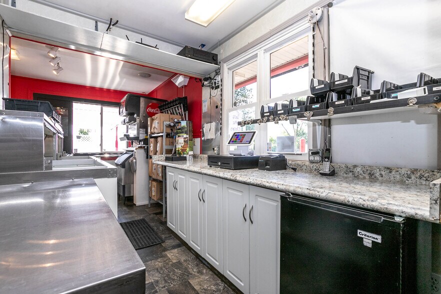 More Photos Of 961 E High St, Hicksville Restaurant For Sale