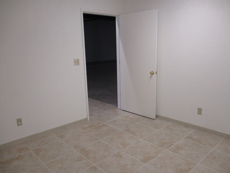 More Photos Of 4740 E 2nd St, Benicia Light Manufacturing For Lease