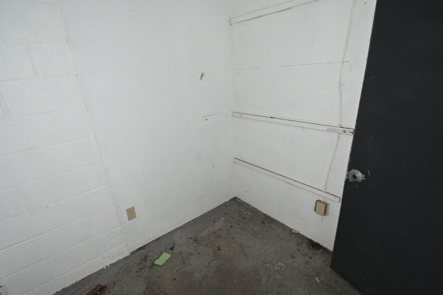 More Photos Of 47 W Amelia St, Orlando Bar For Sale