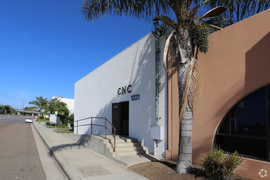 More Photos Of 4966 Naples Pl, San Diego Manufacturing For Sale