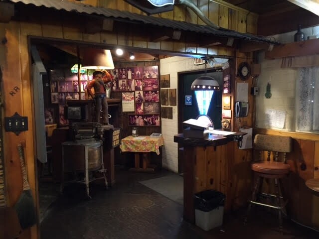 More Photos Of 690 Old Ca-58, Barstow Restaurant For Sale