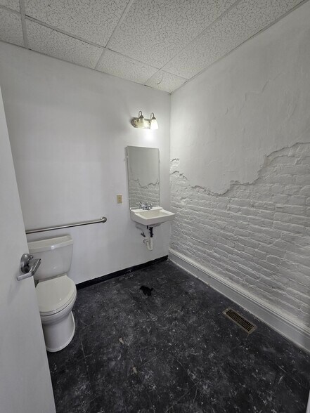 More Photos Of 900-924 W Broad St, Richmond Apartments For Lease