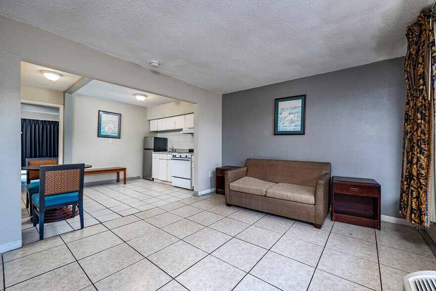 More Photos Of 11736 US Highway 19, Port Richey Hotel For Sale