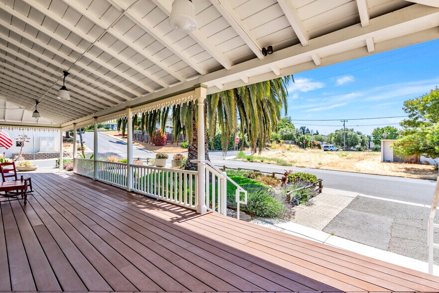 More Photos Of 602 W K St, Benicia Freestanding For Sale