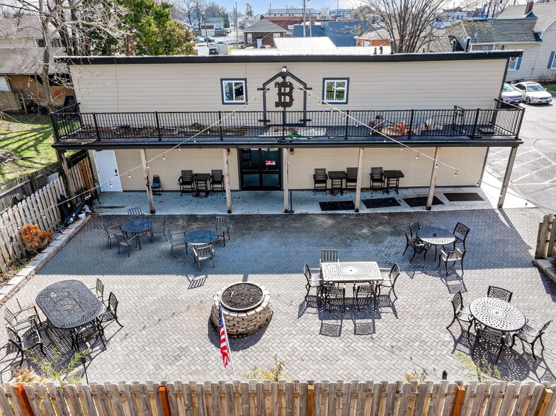 More Photos Of 316 N Main St, Columbia Storefront Retail Office For Sale