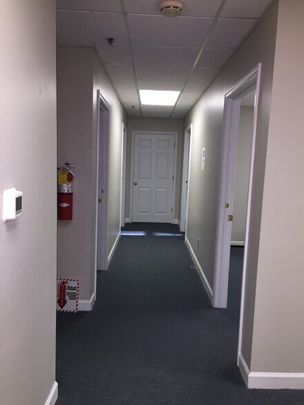 More Photos Of 1111 Cambridge Sq, Alpharetta Office Residential For Sale