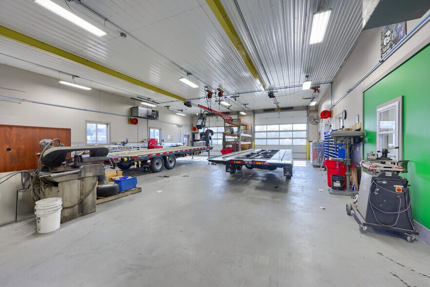 More Photos Of 2969 Lincoln Hwy E, Gordonville Flex For Lease