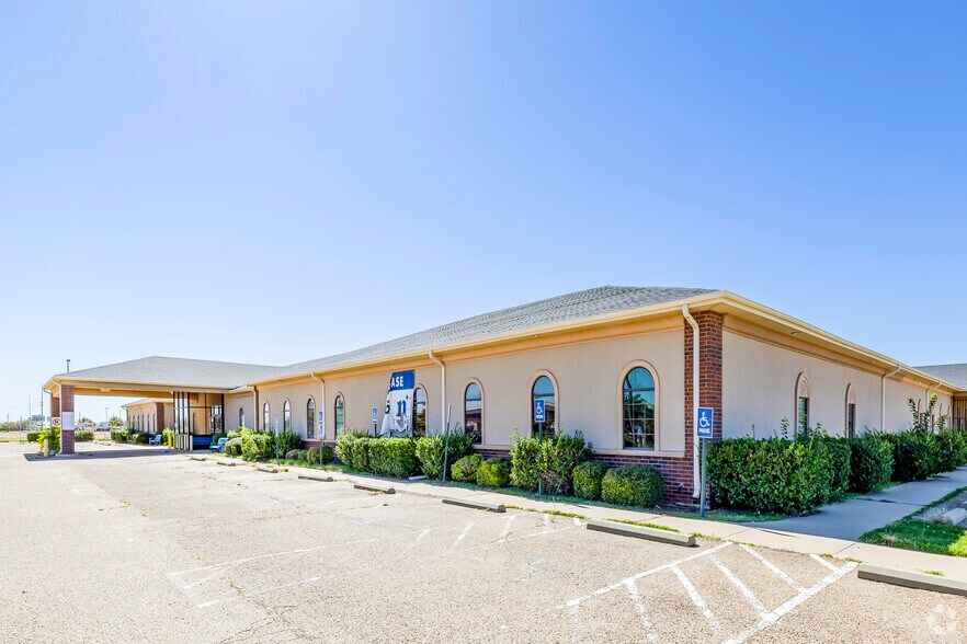 More Photos Of 6104 Avenue Q South Dr, Lubbock Medical For Sale