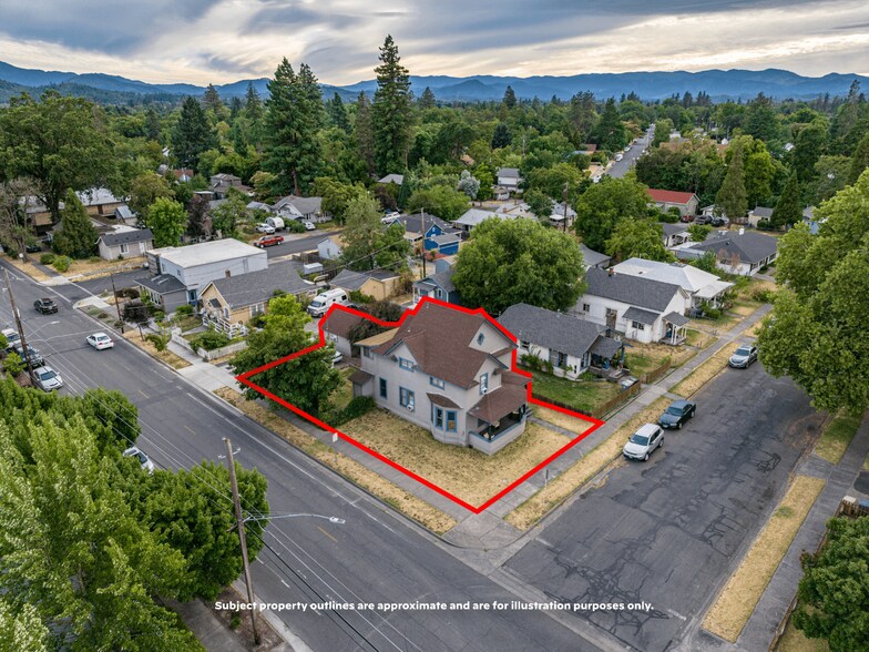 Primary Photo Of 303 SW I St, Grants Pass Apartments For Sale