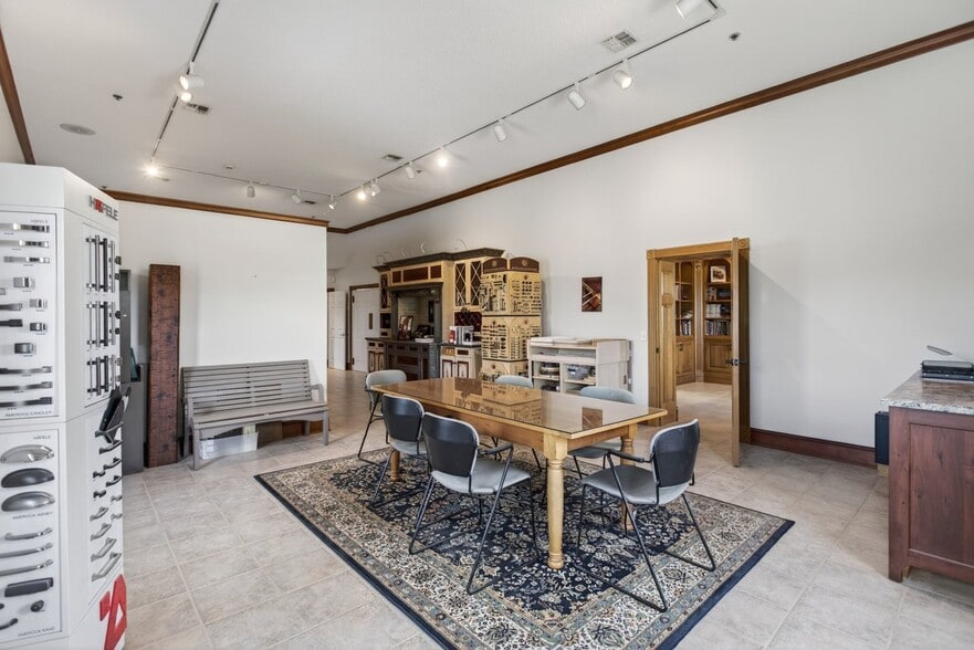 More Photos Of 641 Acorn Dr, Harrisonburg Manufacturing For Sale