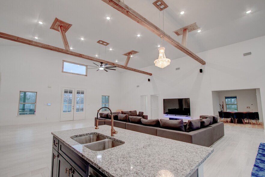 More Photos Of 550 County Road 297, Gainesville Specialty For Sale