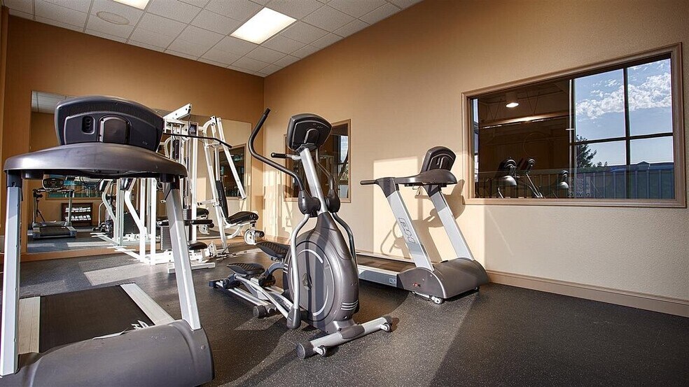 More Photos Of 2216 27th Ave, Council Bluffs Hotel For Sale