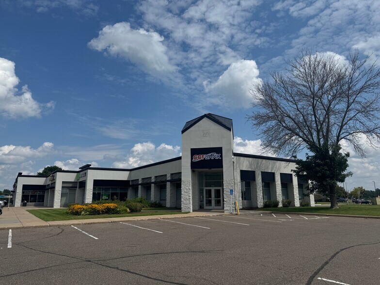 More Photos Of 7009-7191 N 10th St, Oakdale Unknown For Lease